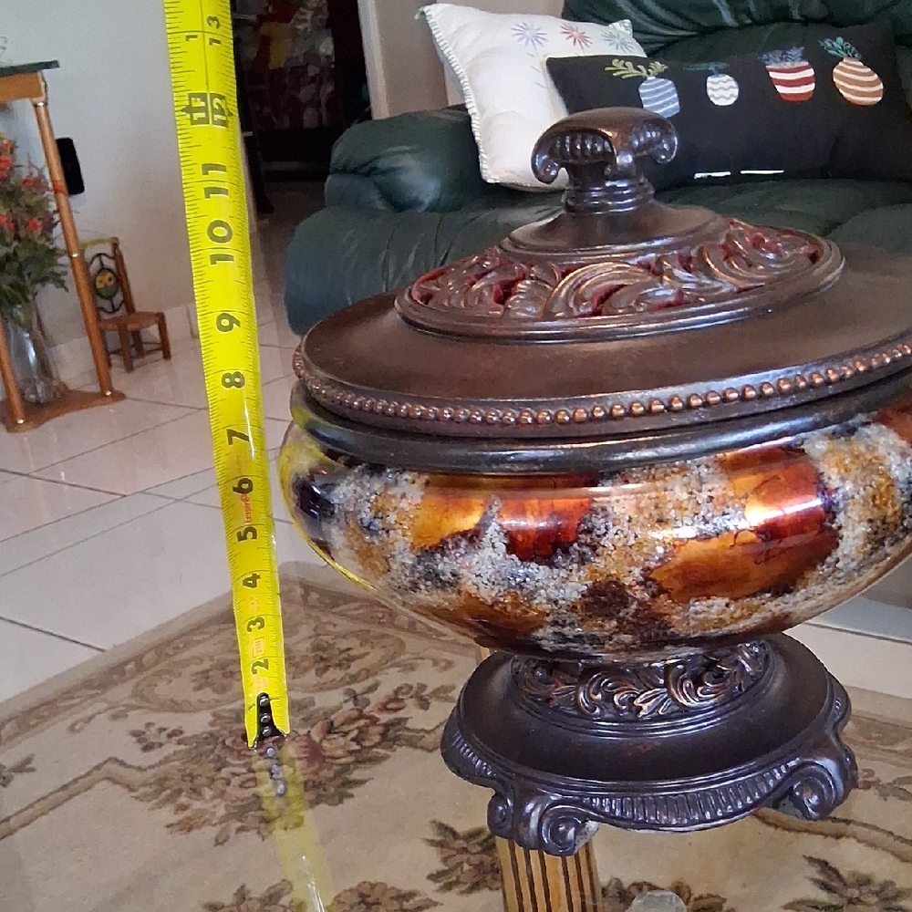 The Perfect Purse/Makeup Bowl. Elegant Decorative Bowl With Red Velvet Inside. - Picture 14 of 16